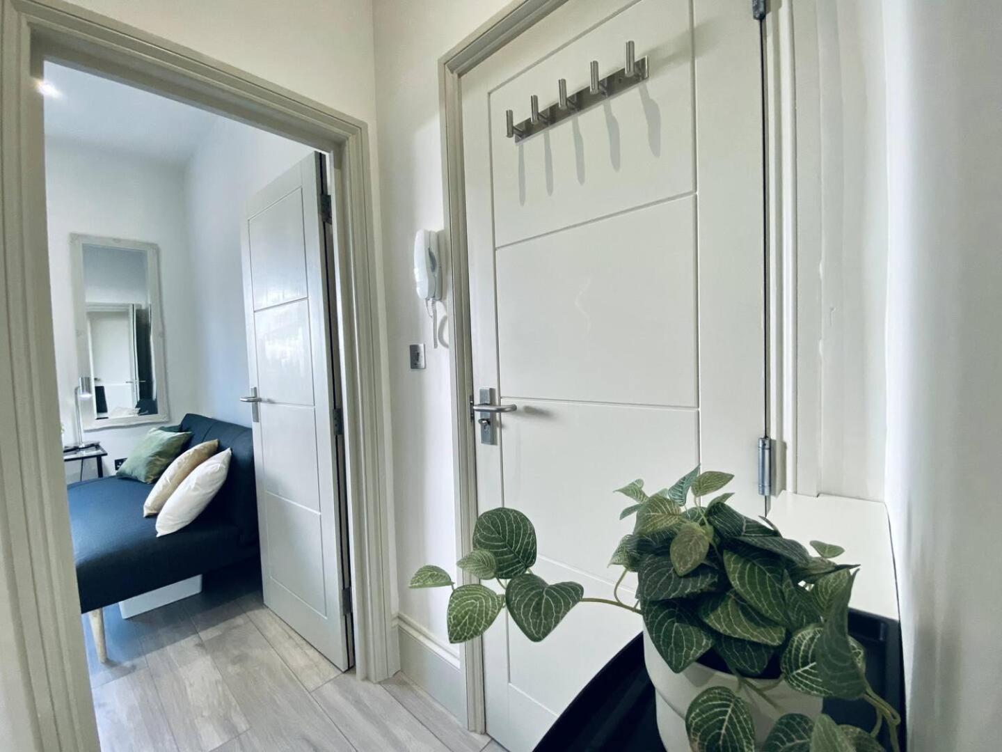 Apt 03 Beachside Beauty Central Studio Steps From Cafes Brighton Kültér fotó